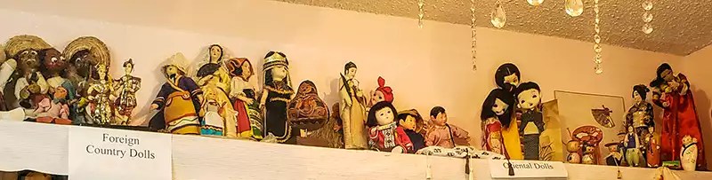 Foreign country and oriental dolls
