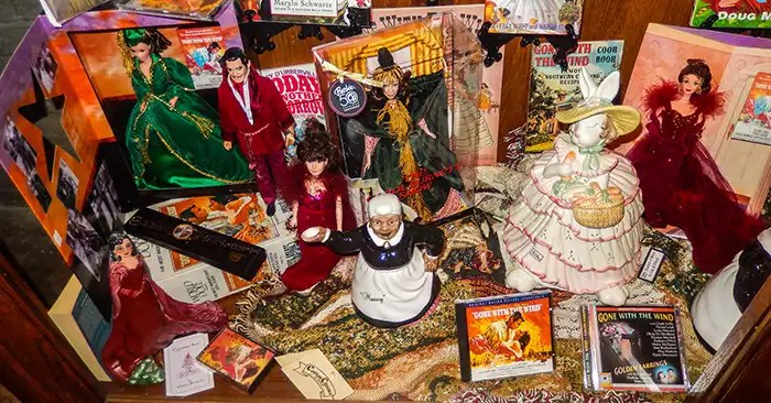 Display of figurines, CDs, and magazines about Gone With the Wind.