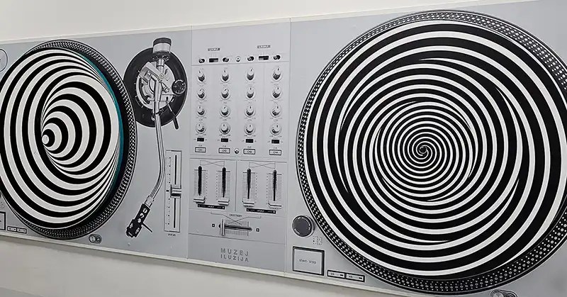 Two turntables you can spin in the Museum of Illusion. 