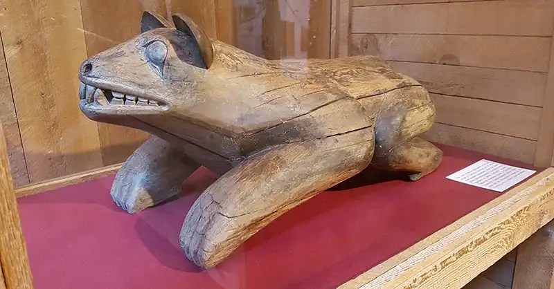 Bear sculpture Tsimshian mortuary art.