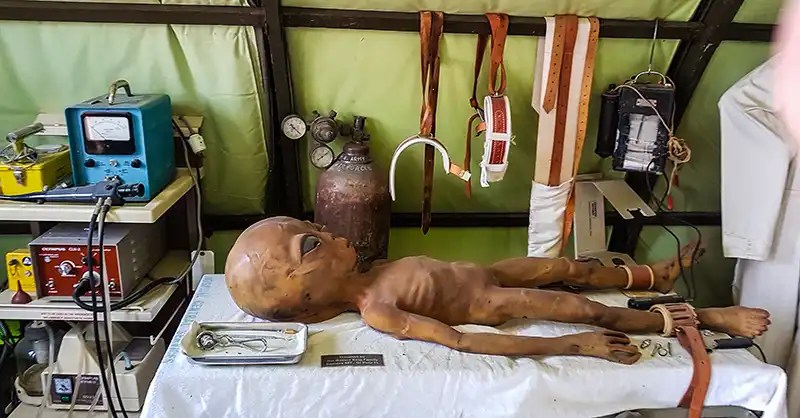 Alien autopsy