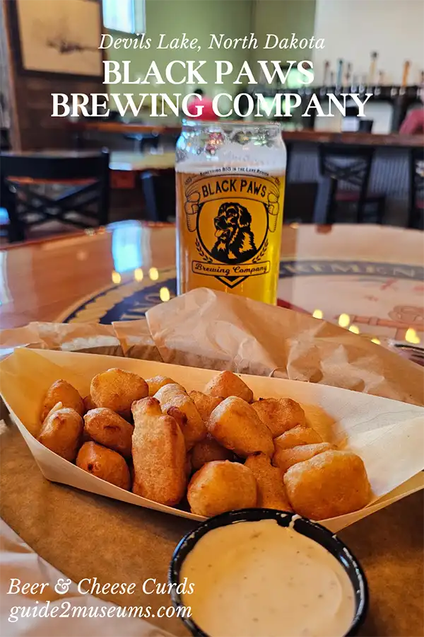 Beer and cheese curds with dipping sauce at the Black Paws Brewing Company microbrewery. | #travel #NorthDakota #foodie #microbrewery