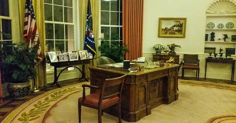 Replica of the Oval Office.