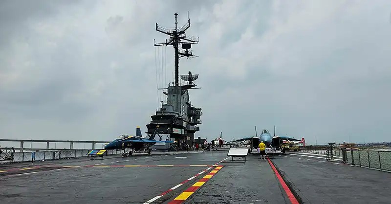Flight deck