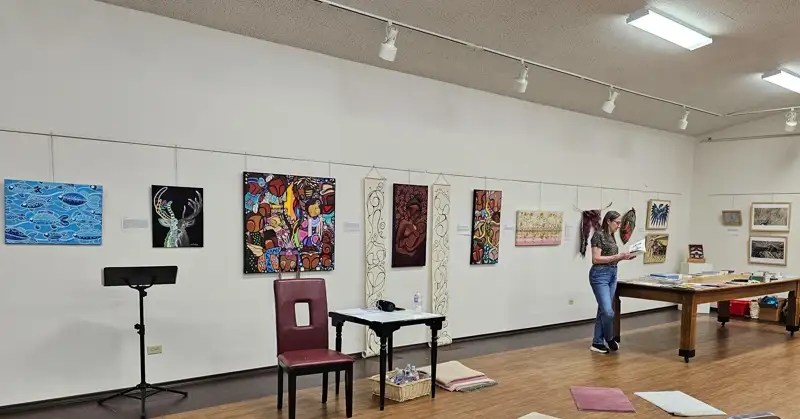 Presentation in the art gallery.