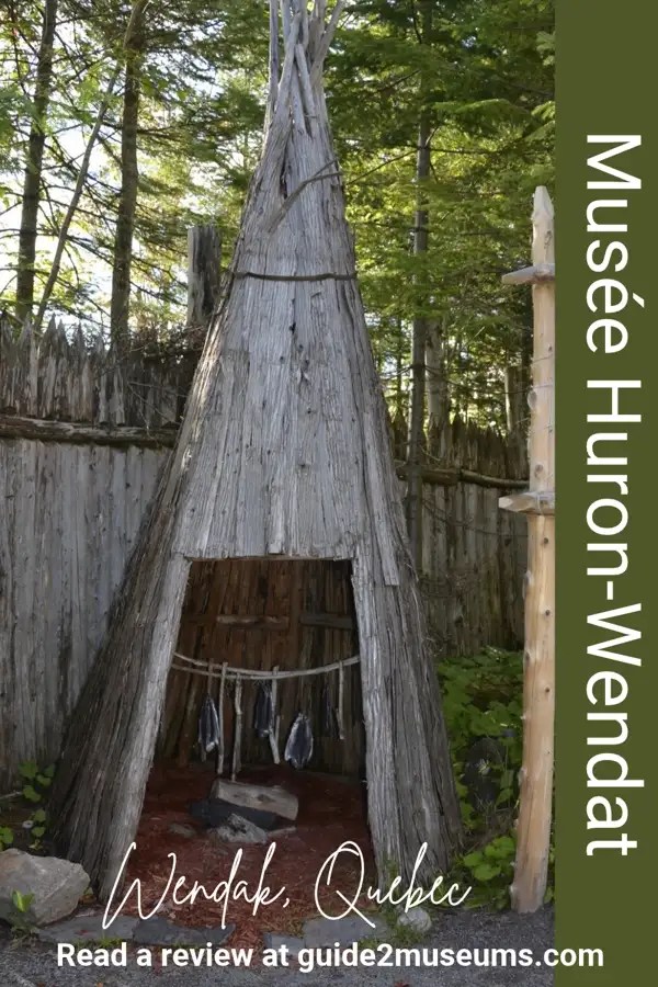 Wooden structure for smoking meat